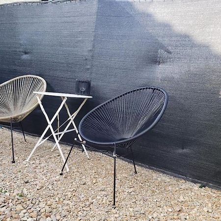 Bulles Etoilees Appartement Avec Jacuzzi Prive Montrevel-en-Bresse Exterior foto
