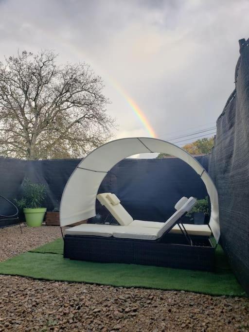 Bulles Etoilees Appartement Avec Jacuzzi Prive Montrevel-en-Bresse Exterior foto