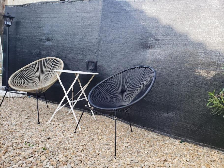 Bulles Etoilees Appartement Avec Jacuzzi Prive Montrevel-en-Bresse Exterior foto