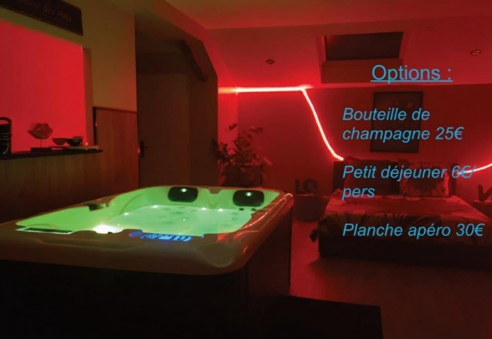 Bulles Etoilees Appartement Avec Jacuzzi Prive Montrevel-en-Bresse Exterior foto